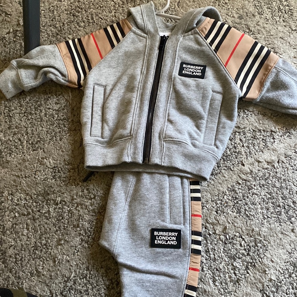 Burberry sweatsuit 6months